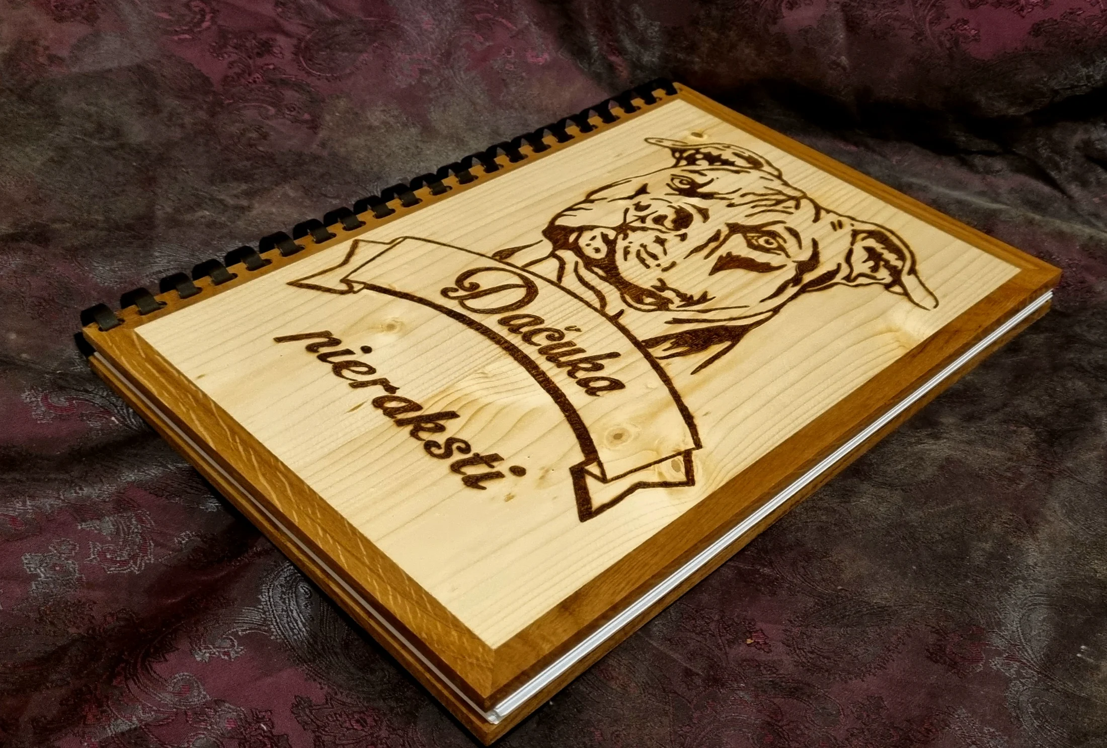 Personalizēts koka vāku blociņš pēc pasūtījuma