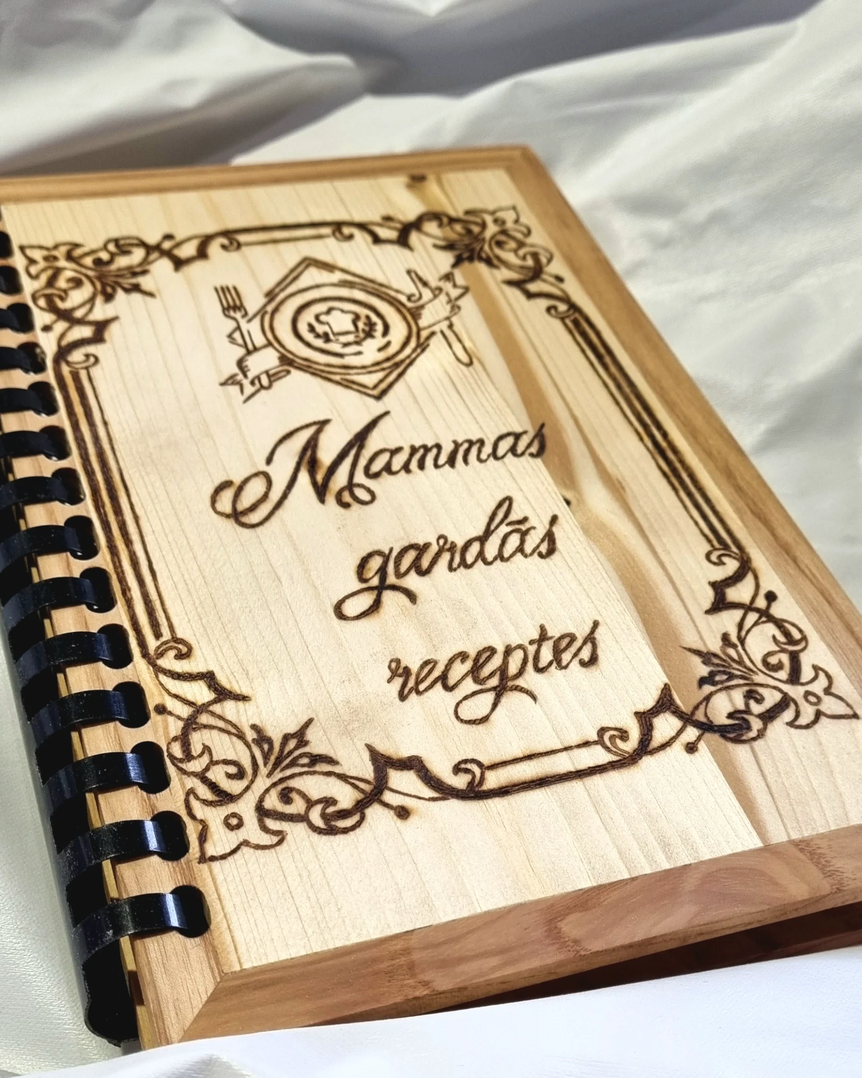 Personalizēts koka vāku blociņš pēc pasūtījuma